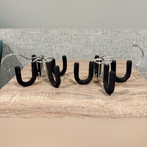 Set of 2, swivel belt hanger. Heavy padded hooks. With 4 small & 4 large hooks